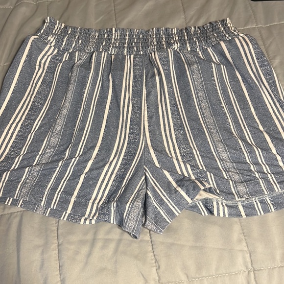 Striped Shorts - Picture 4 of 4